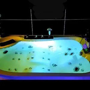 https://cannes-toit-et-moi.fr-provencehotel.com
